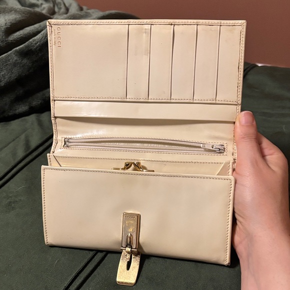 Gucci Cream Leather Clutch Wallet - Picture 4 of 4